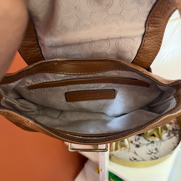 🤎🤎Small Michael Kors Messenger Bag🤎🤎 - Picture 5 of 13